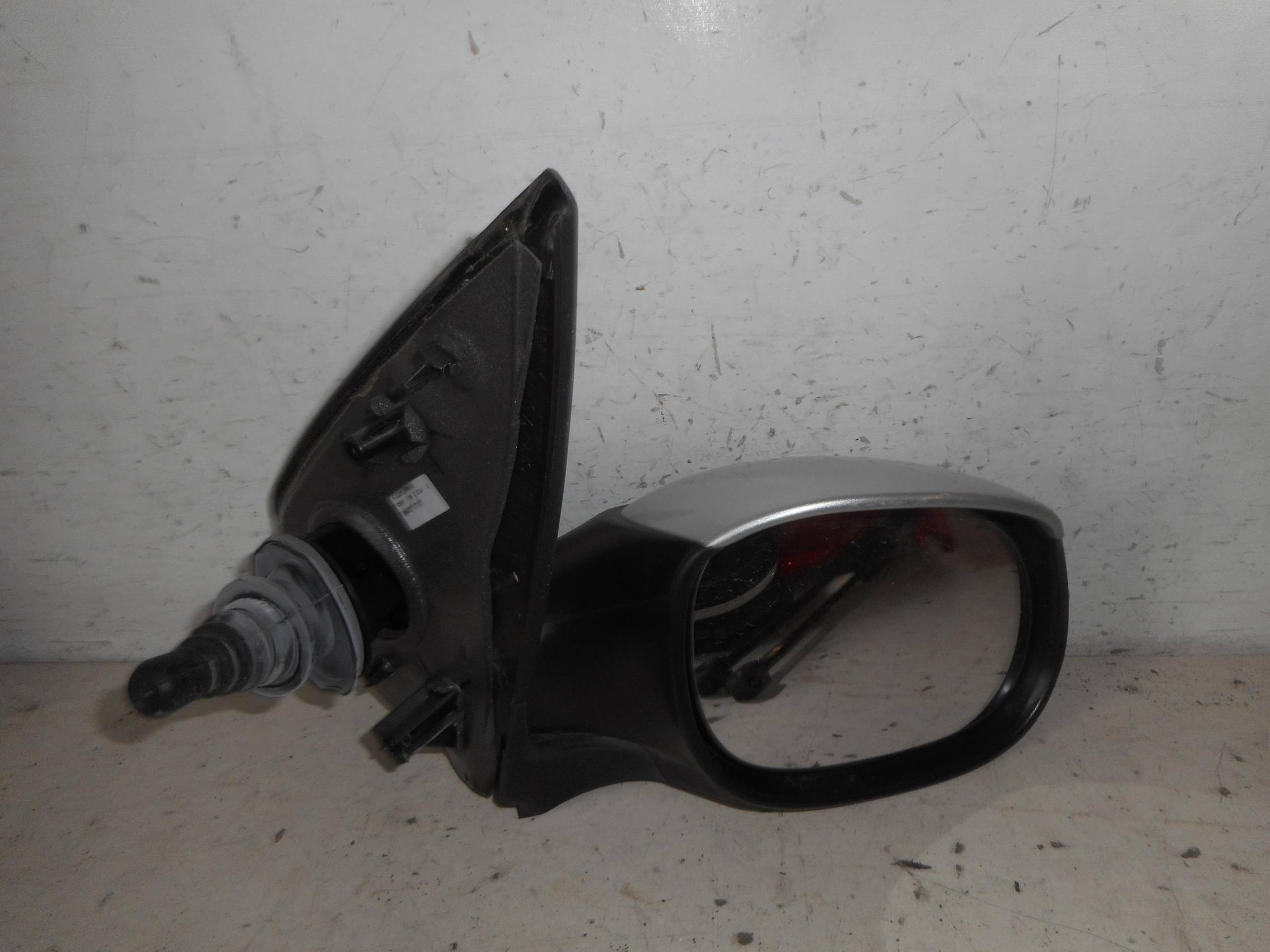 Retrovisore est. dx.